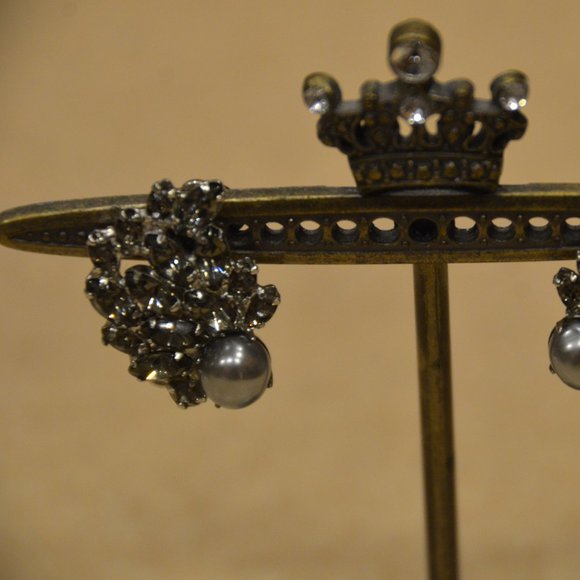 HAUTE COUTURE SIMAN TU BLACK GRAY FLORAL CLUSTER STATEMENT CRYSTAL PEARL EARRING - Picture 7 of 15